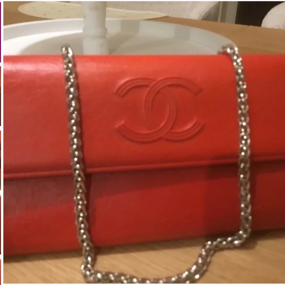 ♦️COA Authentic Chanel  CC Flap Long Wallet In beautiful Red